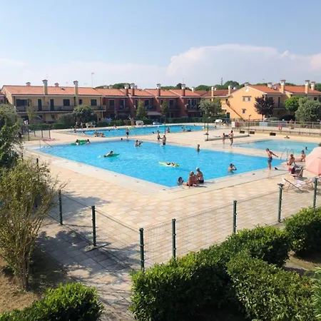 Family Vacation Apartment With Swimming Pools 公寓 比比翁